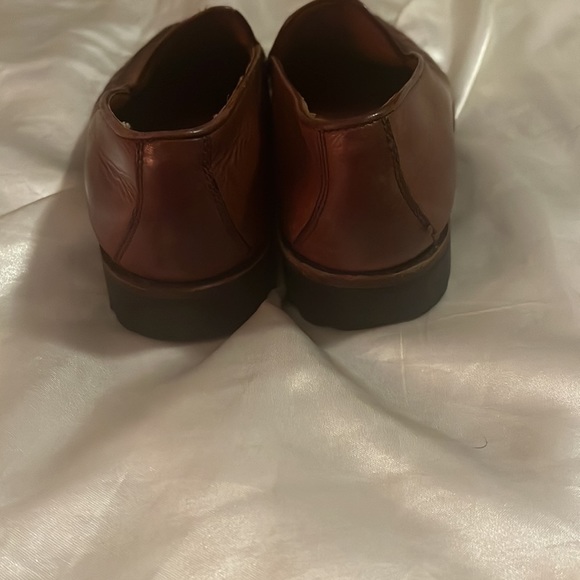7.5 AA LADIES COLE HAAN CHUNKY SOLE LOAFERS. Never worn. - Picture 3 of 8